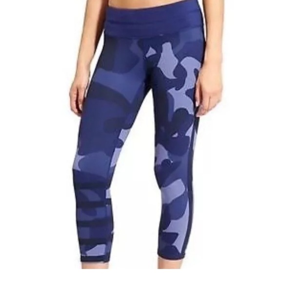 Athleta Pants - Athleta Blue Camo Capri Sonar Leggings Style #347939 size S